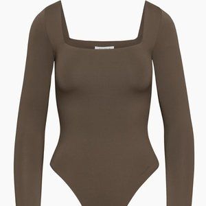 Aritizia Contour Squareneck Longsleeve Bodysuit